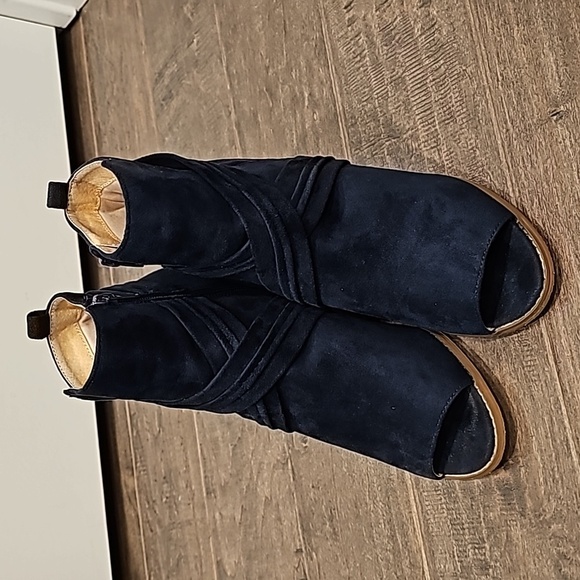 Journee Sabeena Collection Navy Boots sz 9 - Picture 1 of 7